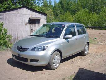 2004 Mazda Demio Pictures