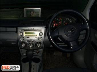 2004 Mazda Demio Photos