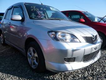 2004 Mazda Demio Pictures