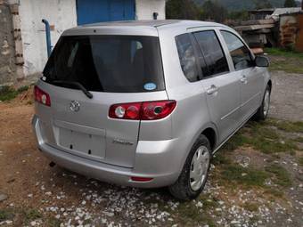 2004 Mazda Demio Photos