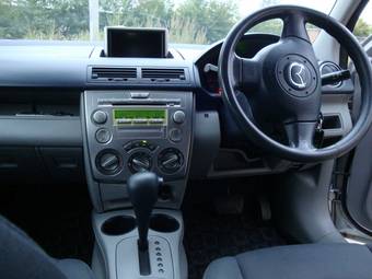 2004 Mazda Demio Photos