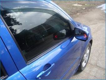 2004 Mazda Demio Photos