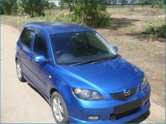 2004 Mazda Demio Photos