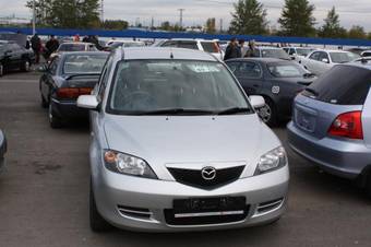 2004 Mazda Demio Photos