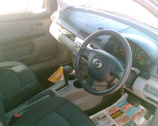 2004 Mazda Demio Photos