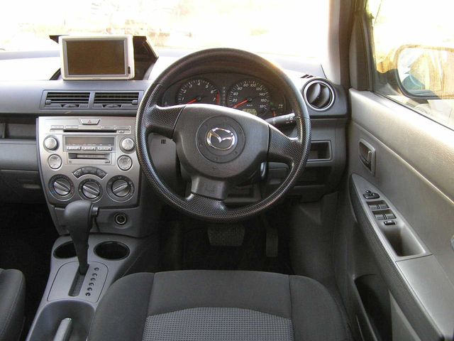 2005 Mazda Demio