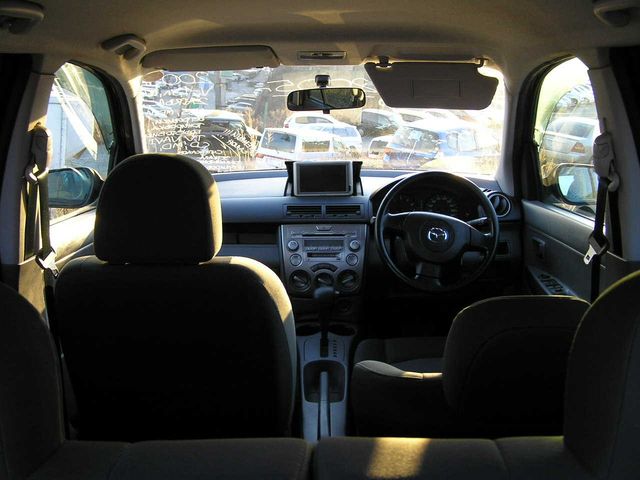 2005 Mazda Demio