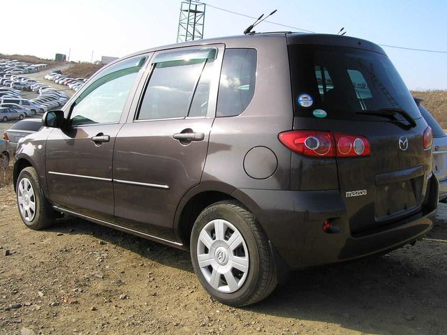 2005 Mazda Demio