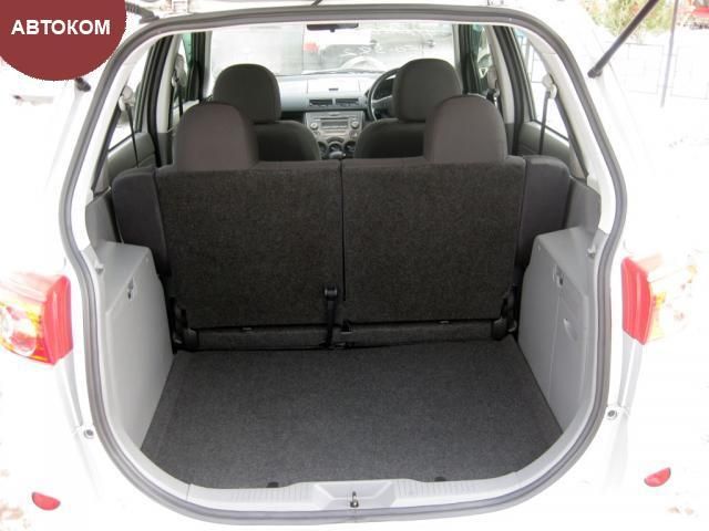 2005 Mazda Demio