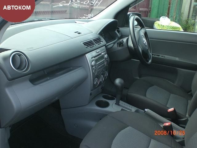 2005 Mazda Demio