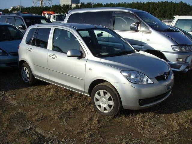 2005 Mazda Demio