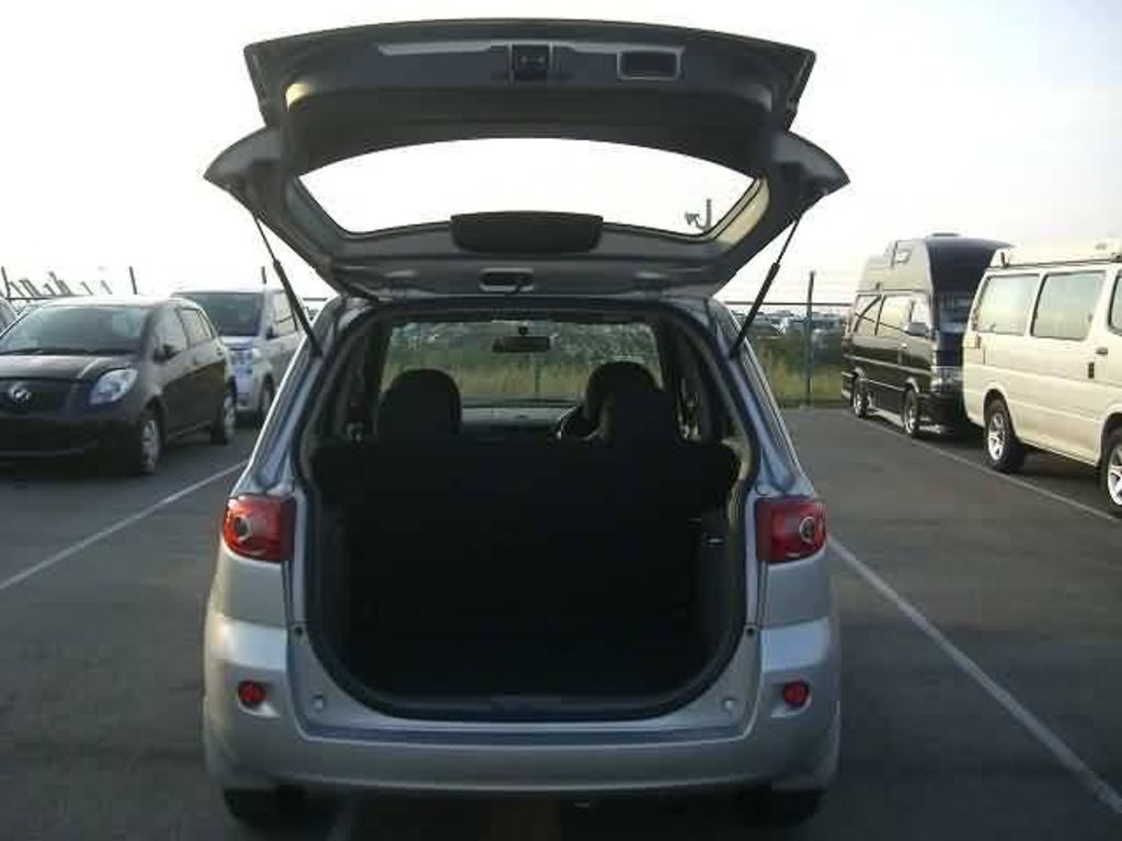 2005 Mazda Demio
