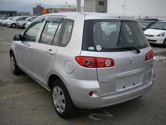 2005 Mazda Demio Pics