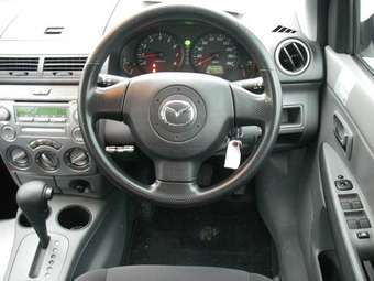 2005 Mazda Demio Pictures