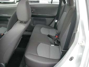 2005 Mazda Demio Pictures
