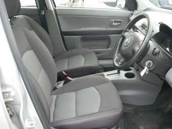 2005 Mazda Demio Photos