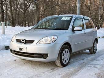 2005 Mazda Demio Images