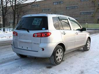 2005 Mazda Demio Pictures