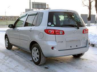2005 Mazda Demio Photos