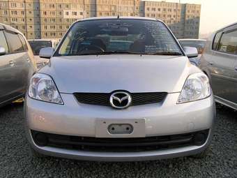 2005 Mazda Demio Photos