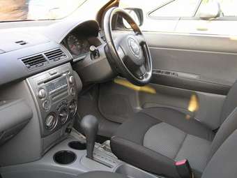 2005 Mazda Demio Images