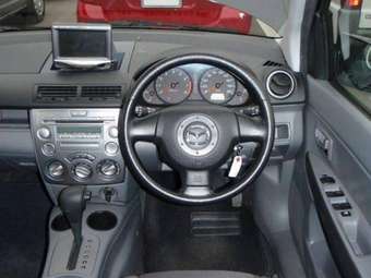 2005 Mazda Demio Photos