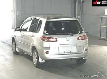2005 Mazda Demio Photos