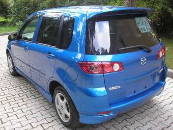2005 Mazda Demio Pictures