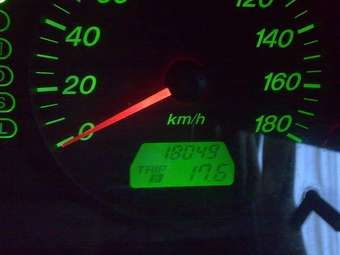 2005 Mazda Demio Images