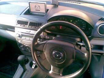 2005 Mazda Demio Pictures