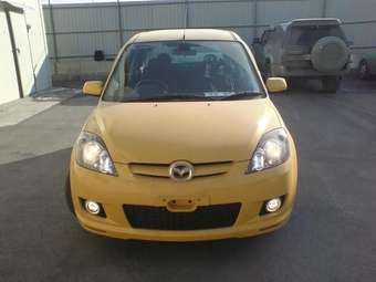 2005 Mazda Demio Pictures