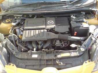 2005 Mazda Demio Pictures