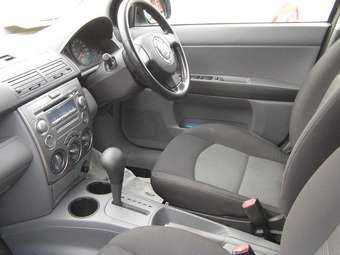 2005 Mazda Demio Pics