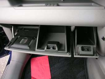 2005 Mazda Demio Photos