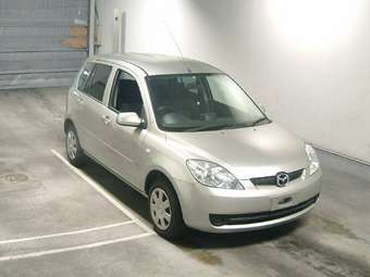 2005 Mazda Demio Photos