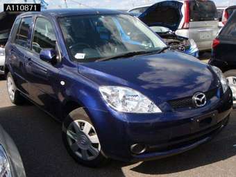 2005 Mazda Demio Images