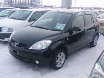 2005 Mazda Demio Photos