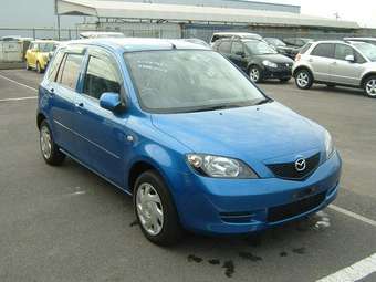 2005 Mazda Demio Pictures