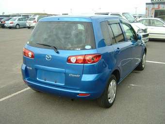 2005 Mazda Demio Photos
