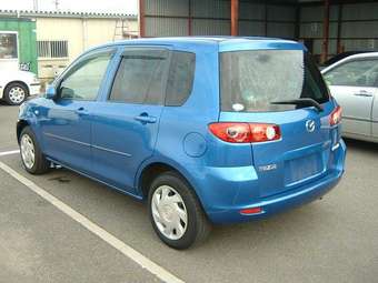 2005 Mazda Demio Photos