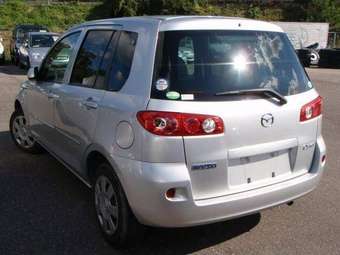 2005 Mazda Demio Pictures