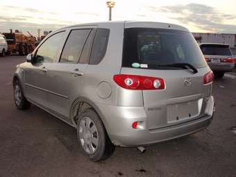 2005 Mazda Demio Photos