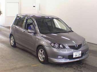 2005 Mazda Demio Photos