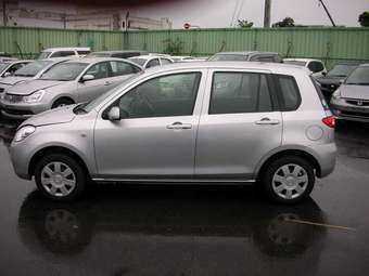 2005 Mazda Demio Images