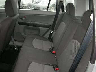 2005 Mazda Demio Photos