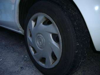 2005 Mazda Demio Photos