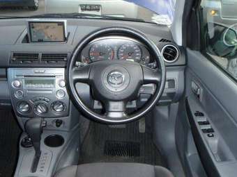 2005 Mazda Demio Images
