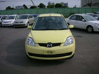 2005 Mazda Demio Images