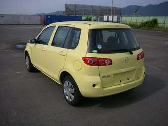 2005 Mazda Demio Pictures