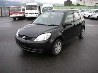 2005 Mazda Demio Pictures